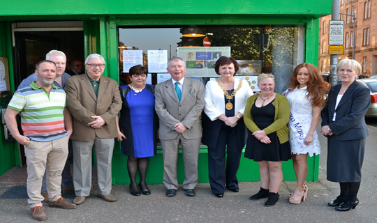 On 30 May 2014, Consul General Bourne officially opened the new shop-front premises of the Irish Heritage Foundation.