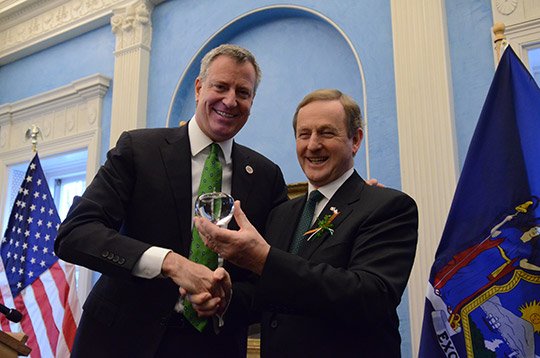 Taoiseach Enda Kenny in New York meeting New York City Mayor Bill de Blasio. March 17, 2014. Photo: James Higgins