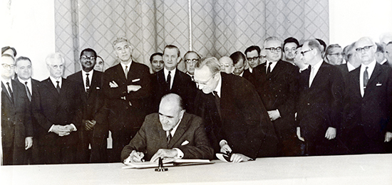 Minister Frank Aiken signing the Non-Proliferation Treaty (NPT) in Moscow, July 1968. Source: UCD.