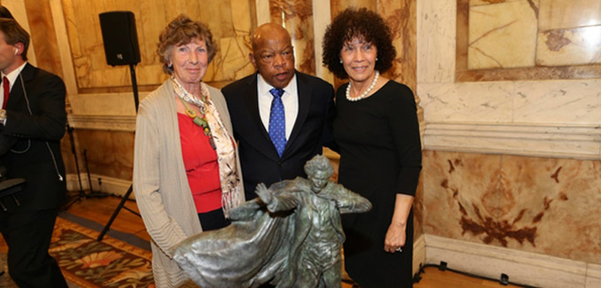 Ann Quinlan John Lewis and Nettie Washington with Douglass statue
