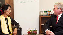 Visit of Aung San Suu kyi to Ireland. The Tanaiste and Minister for Foreign Affairs and Trade, Eamon Gilmore, TD greets Aung San Suu Kyi this afternoon at Dublin Airport.

