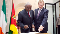 5.	Pictured is President of the Republic of Mozambique Mr Armando Emilio Guebuza signing the visitors book with  An Taoiseach, Mr. Enda Kenny, T.D at Government Buildings during President Guebuza's 4 day state visit to Ireland from the 3rd to the 6th of June .Photo Chris Bellew / Copyright Fennell Photography 2014