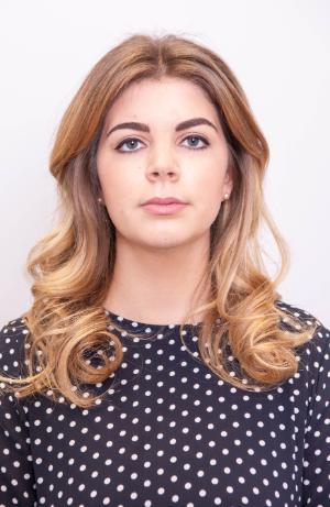 Example of Acceptable Background for Irish Passport Photograph