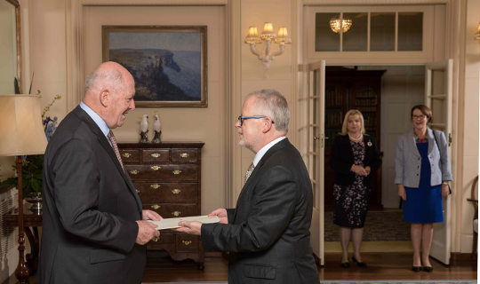 Ambassador Ó Caollaí presents credentials