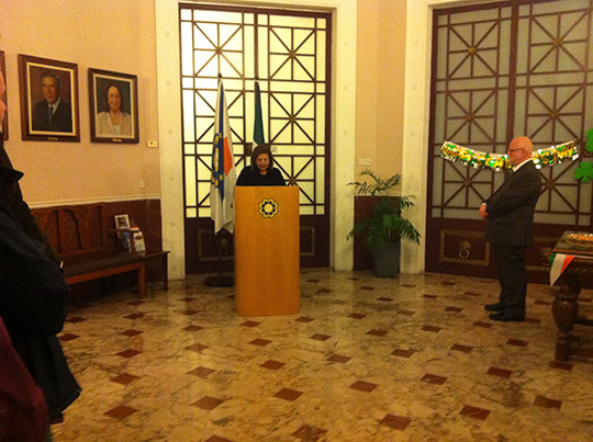 Ambassador Nicholas Twist looks on Deputy Mayor Eleni Loucaidou as she launches the "Greening"