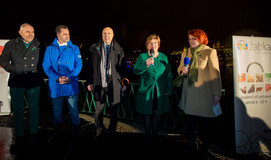 Ambassador Alison Kelly with Oldřich Lomecký, Mayor of Prague 1, patrons of event: actors Marek Eben and Martin Dejdar and Markéta Janíková of Embassy Prague