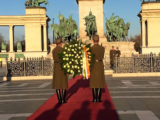 Wreath being laid at the Monument to Hungarian Heroes, Budapest, 23 November 2015