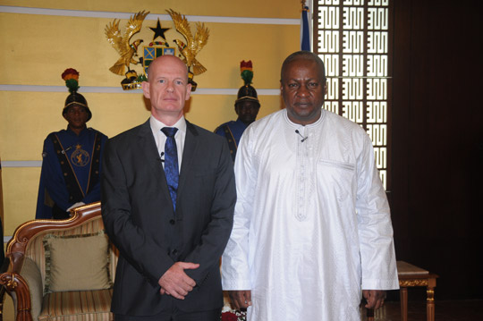 Ambassador presents credentials in Ghana
