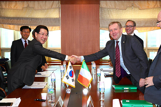Minister for Agriculture, Food and the Marine Michael Creed T.D. meets his Korean counterpart, Minister of Agriculture, Food and Rural Affairs, H.E. Kim Yung-rok