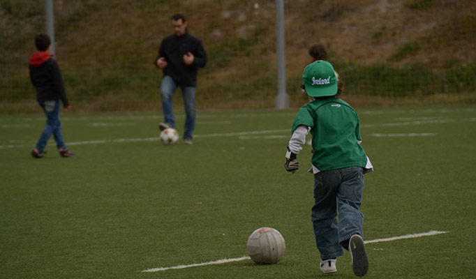 The GAA put on several workshops to show the kids how to play football and hurling. Sunday 15 March 2015, Parque Deportivo Puerta de Hierro Madrid