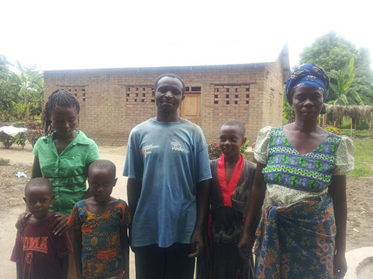 John & Josephina Daudi & children - Kilombero, Morogoro (c)TechnoServe

