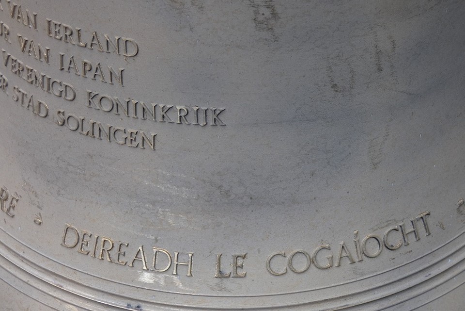 A picture of a new peace Carillon which includes a bell sponsored by the Embassy which bears the phrase ‘Deireadh le Cogaíocht’.