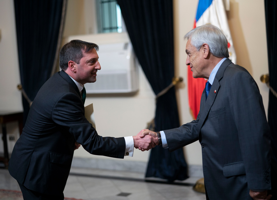 Ireland's first resident Ambassador to Chile presents credentials to President Sebastián Piñera