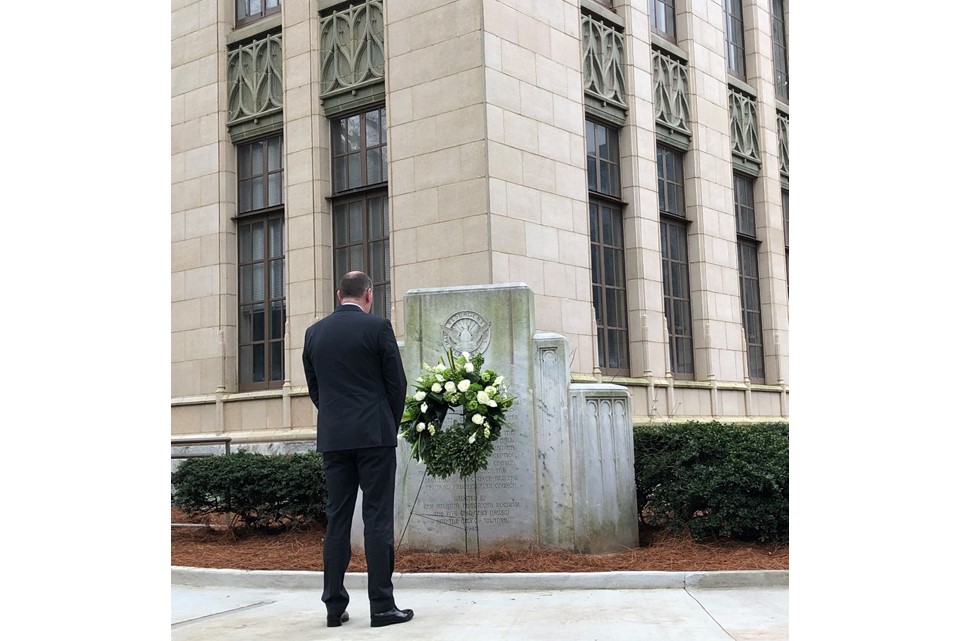 Before departing for Ireland, Minister Kehoe visited the Fr. O’Reilly monument outside Atlanta City Hall to lay a wreath. 