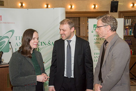 Ambassador Olive Hempenstall with Vedran Šošić, Deputy Governor or Croatian National Bank, and Boris Vujčić, Governor. 
Photo credit: Croatian National Bank