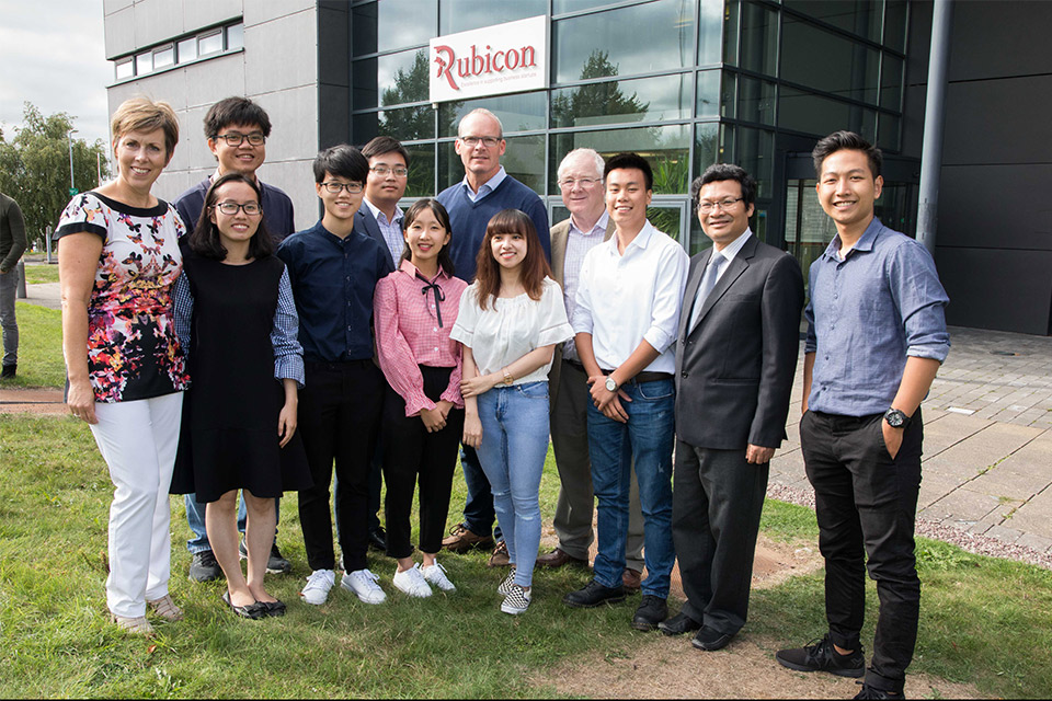 Tánaiste Simon Coveney and CIT’s President Barry O’Connor met with Vietnamese students from Danang University of Economics at CIT

