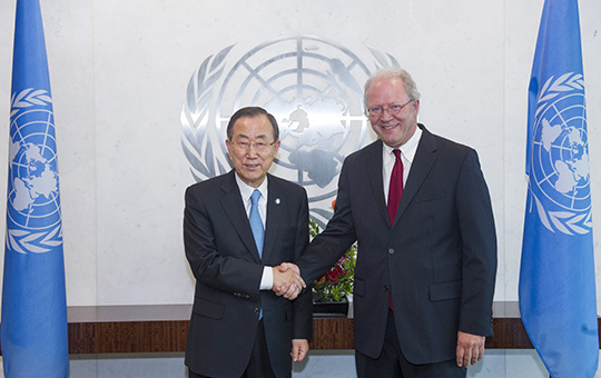 The Secretary-General receive credentials from H.E. Mr. David Donoghue, Ireland.